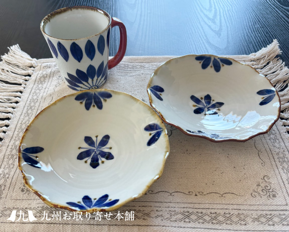 波佐見焼のカップとお皿